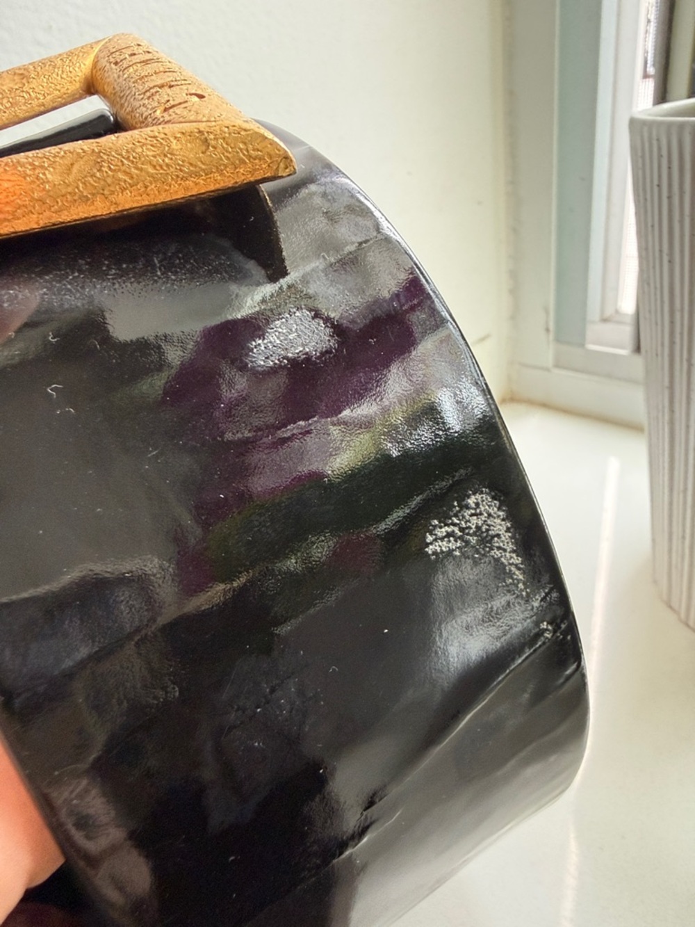 Vintage CHANEL Black Patent Leather Belt with Gold plate Buckle. xs size - Picture 4 of 11